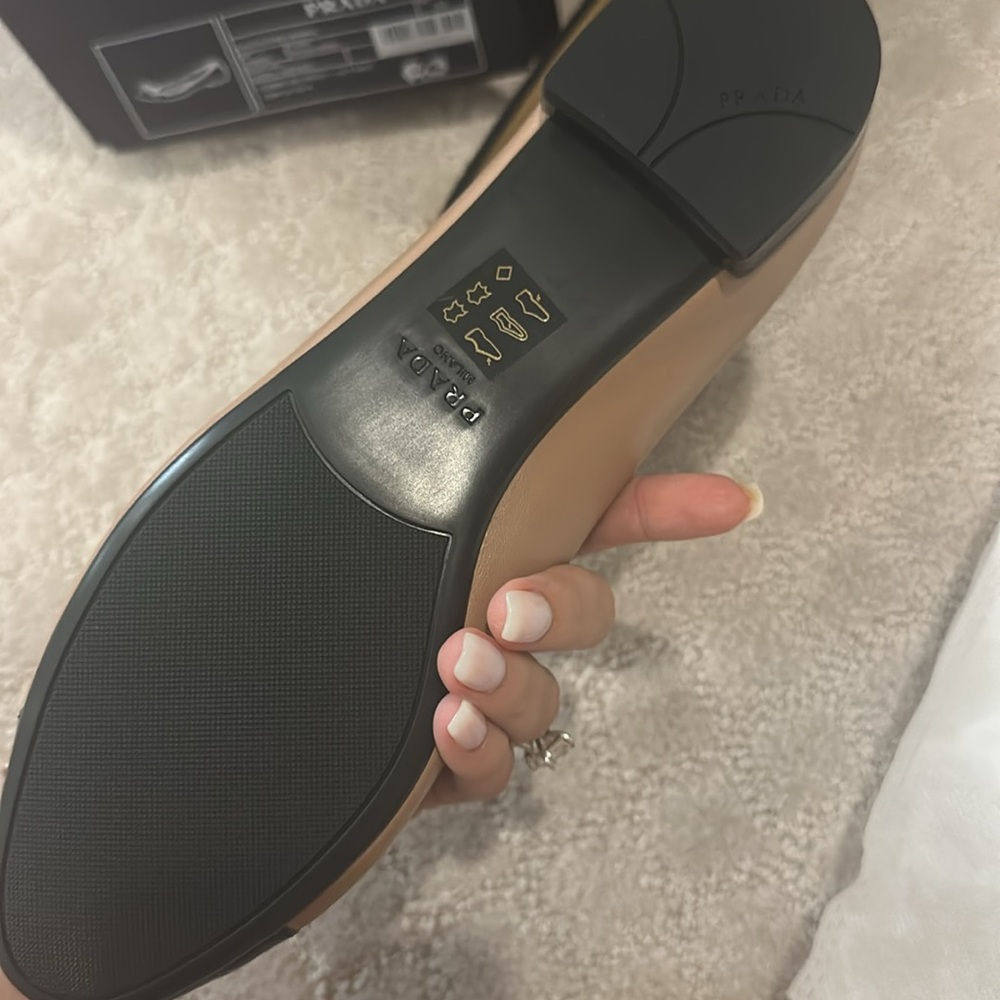NEW Prada Nappa Vernice Cap Toe Logo Bow Ballerina Flats 37 US 7 - Nude Black - Picture 3 of 4